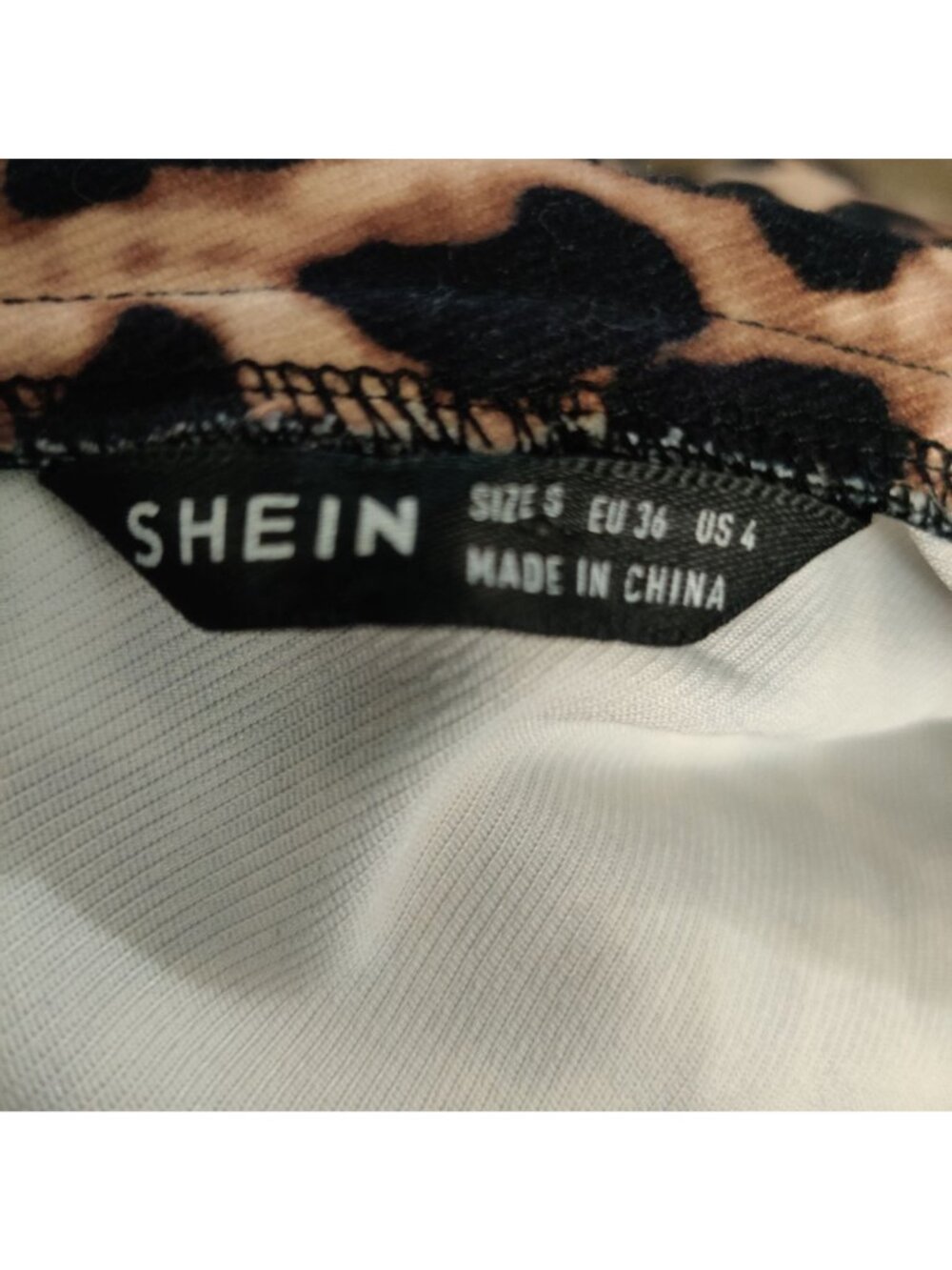 SHEIN Trucker Jacket Size S 4 Leopard Animal Print Cropped Button Front Mcbling - Picture 6 of 12
